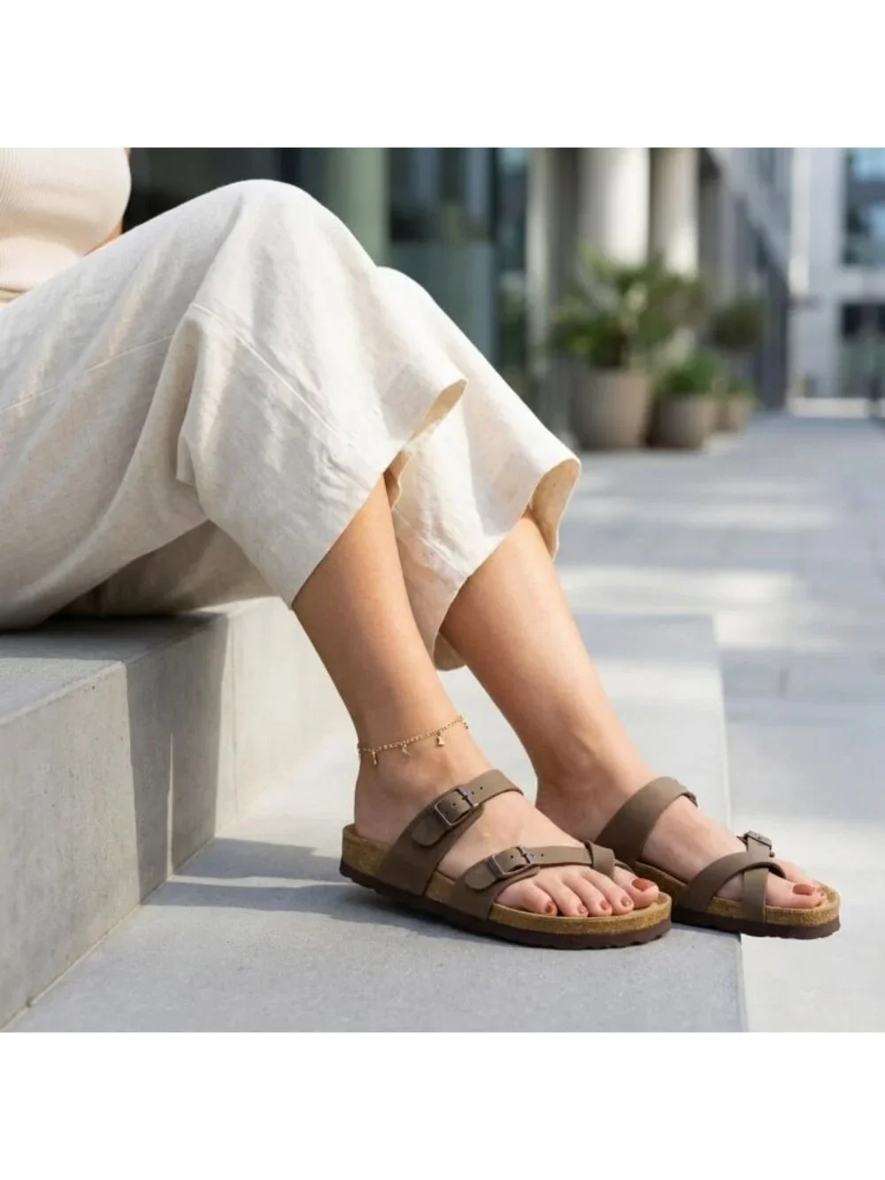 Comfortable Women's Cork Footbed Sandals with Crossover Straps - Stylish
